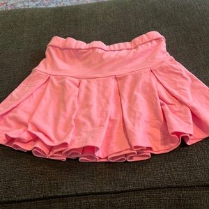 Two-piece outfit skirt has built-in shorts
